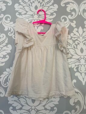 💫2/$25 • Rise Little Earthling Eyelet Ruffle Sleeve Top